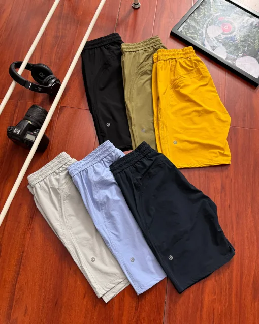 Hochwertige Lululemon Shorts Schwarz Polyester Atmungsaktiver Stil