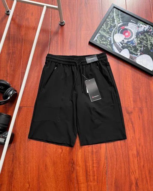 Luxuriöse Lululemon-Shorts, schwarzer Polyester-Stickerei-Stil