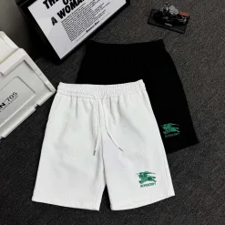Hochwertige Burberry Shorts aus Strick im Casual Style