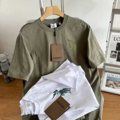 Hochwertige Burberry Kurzarm Grün Klassischer Luxus