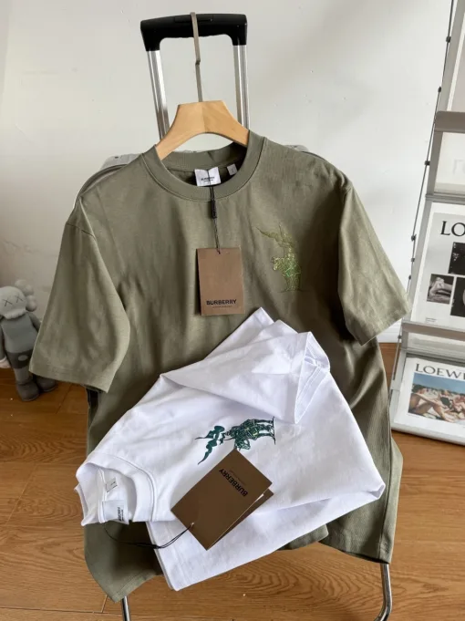 Hochwertige Burberry Kurzarm Grün Klassischer Luxus