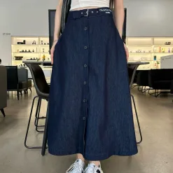 Hochwertige Dior-Jeanskollektion