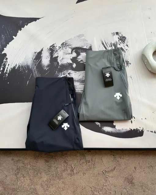 Hochwertige Descente Shorts Schwarz Nylon Atmungsaktiv Luxus