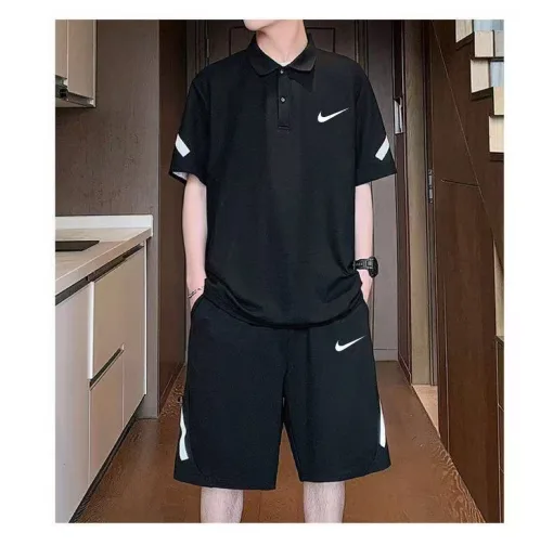 Premium Nike Kurzarmshirt in Schwarz