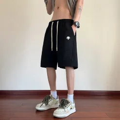 Hochwertige Descente Shorts aus schwarzer Strickware, atmungsaktive Kollektion