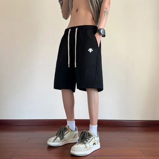 Hochwertige Descente Shorts aus schwarzer Strickware, atmungsaktive Kollektion