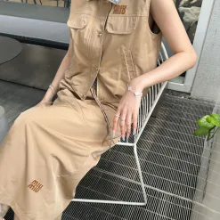 Hochwertiger Miu Miu Rock aus Lederkaro-Kollektion