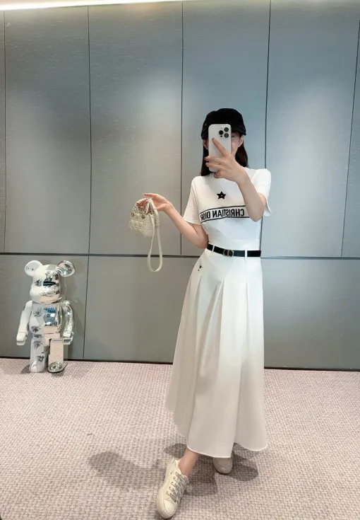 Hochwertiger Dior-Rock mit Luxusstickerei