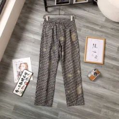 Hochwertige Dior Freizeithose aus Denim im Monogramm-Stil