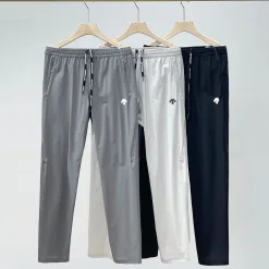 Hochwertige Descente-Hose in Schwarz, eleganter Stil