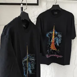 Hochwertiger Balenciaga Kurzarm-Stil in Schwarz