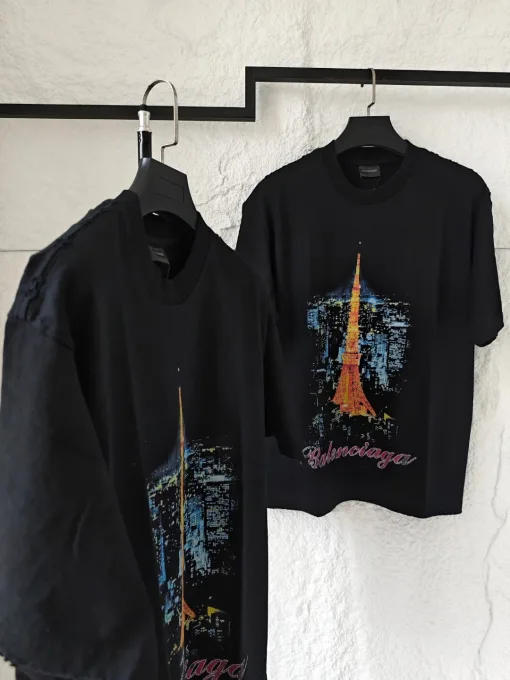 Hochwertiger Balenciaga Kurzarm-Stil in Schwarz