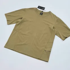 Bestseller der Oakley-Kollektion mit kurzen Ärmeln und weißem Logo