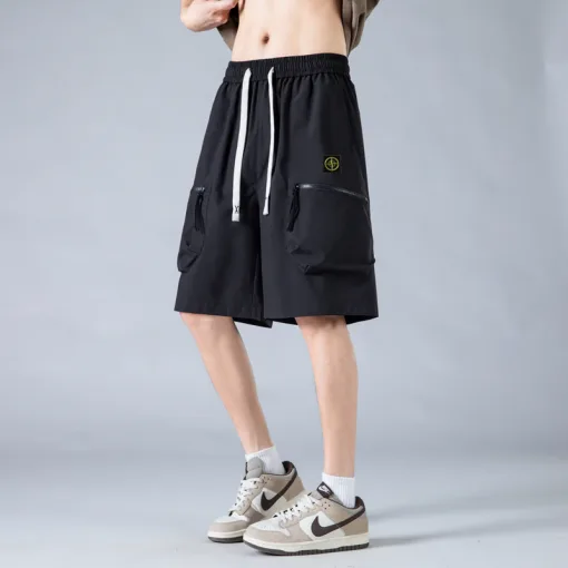 Luxus-Shorts von Stone Island in Schwarz im klassischen Stil