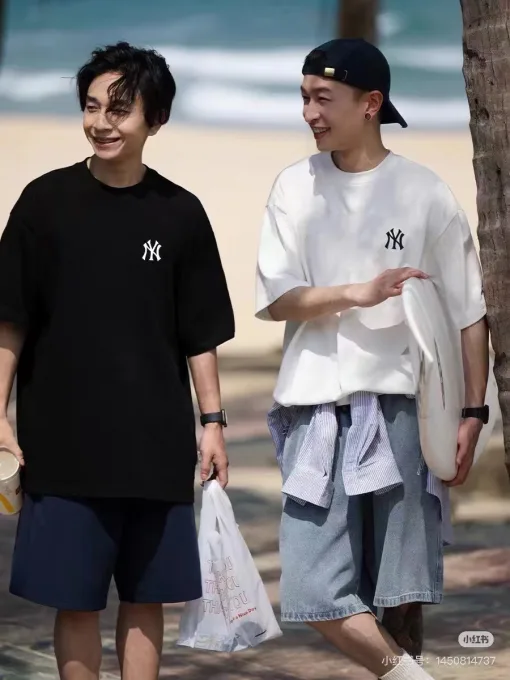 Bestseller Nike Kurzarmshirt aus weißer Baumwolle im Urban Style