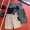 Luxus-Shorts von Lululemon, grün, Elastan, atmungsaktiv, luxuriös