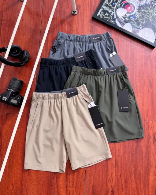 Luxus-Shorts von Lululemon, grün, Elastan, atmungsaktiv, luxuriös