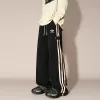 Hochwertige Balenciaga Freizeithose im schwarzen Stil