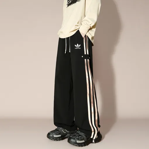 Hochwertige Balenciaga Freizeithose im schwarzen Stil