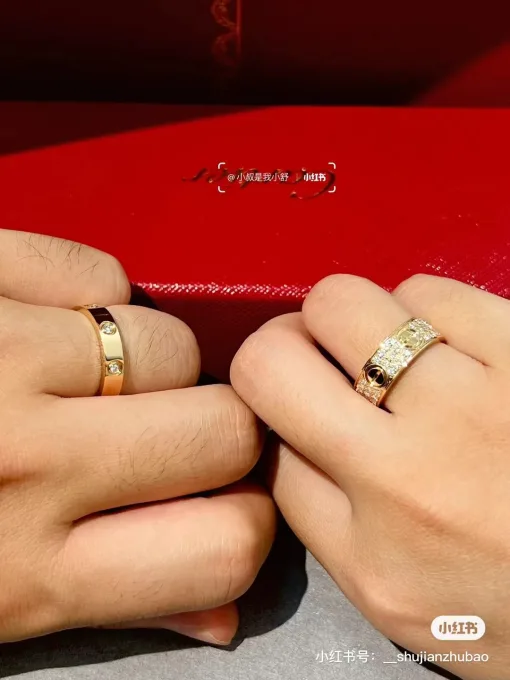 Hochwertiger Cartier-Ring im Goldstil