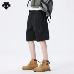 Hochwertige Descente Shorts aus schwarzem Nylon im atmungsaktiven Stil