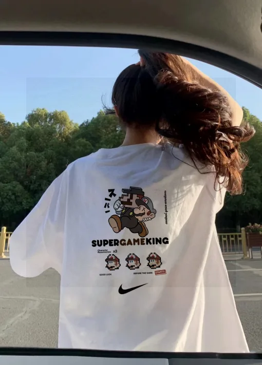 Luxus-Kurzarm-Kollektion von Nike aus schwarzer Baumwolle mit Print
