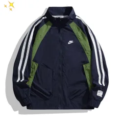 Premium Nike Mantel im Marine-Streifen-Stil