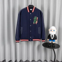 Hochwertige Dior Baseballuniform-Kollektion mit Baumwollstickerei
