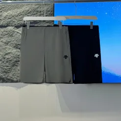 Luxuriöse Descente-Shorts aus schwarzer Seide, atmungsaktive Kollektion