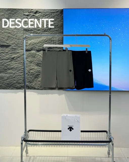 Luxuriöse Descente-Shorts aus schwarzer Seide, atmungsaktiver Stil