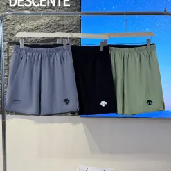 Luxuriöse Descente-Shorts aus schwarzem Strick, Urban Collection