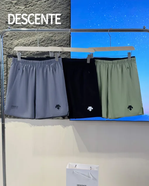 Luxuriöse Descente-Shorts aus schwarzem Strick, Urban Collection