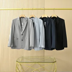 Luxus Armani Jacke Grau Nylon Casual Kollektion
