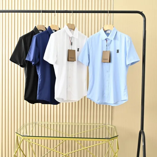 Hochwertige Burberry Kurzarm-Kollektion aus weißer Baumwolle