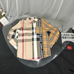 Hochwertige Burberry Langarm Baumwolle Klassischer Stil
