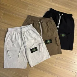 Hochwertige Stone Island Shorts Beige Klassischer Stil
