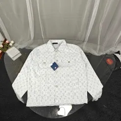 Premium Louis Vuitton Mäntel im Denim-Jacquard-Stil