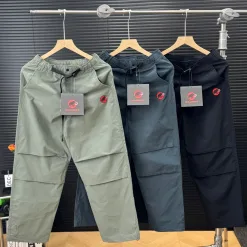 Hochwertiger Mammut Overall Schwarz Atmungsaktiv Luxus