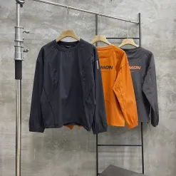 Hochwertiges Salomon Langarmshirt aus schwarzem Nylon, eleganter Luxus