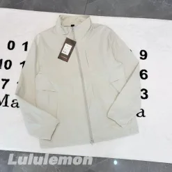 Luxuriöse Lululemon-Jacke in Schwarz, atmungsaktiv