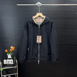 Bestseller Burberry Mäntel Schwarz Polyester Klassisch Luxus