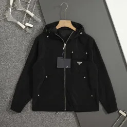 Premium Qualität Prada Mäntel Schwarz Nylon Klassischer Luxus