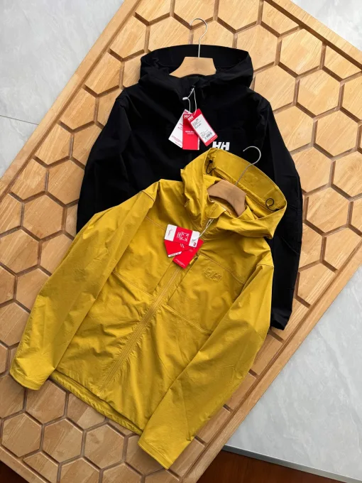 Hochwertige Helly Hansen Mäntel Schwarz Klassischer Stil