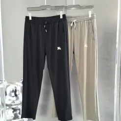 Burberry Hose in Premiumqualität, schwarze Seide, Logo, Luxus