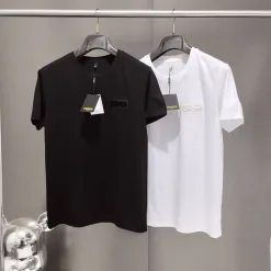 Hochwertiges Fendi T-Shirt aus schwarzer Baumwolle im Stickerei-Stil