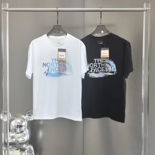 Hochwertige Kurzarm-Kollektion „Gray Graphic“ von The North Face