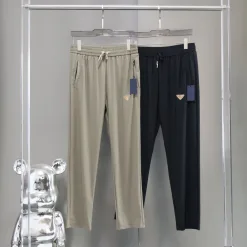 Hochwertige Prada Hose aus schwarzer Seide mit Logo-Kollektion