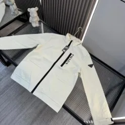 Bestseller-Kollektion von Prada-Mänteln