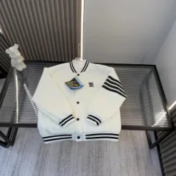 Hochwertige Burberry Baseballuniform-Kollektion