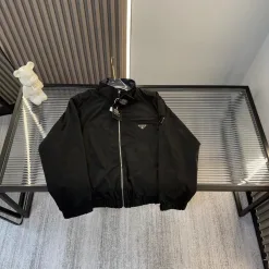 Hochwertiger Prada-Mantel